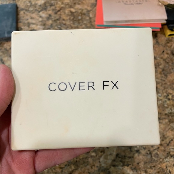 Cover FX Perfector Face Palette - Medium-Deep - Picture 2 of 3